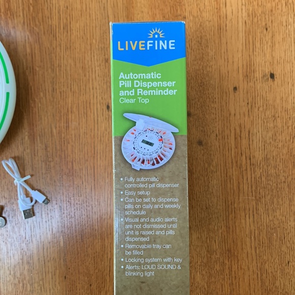 Live find automatic pill dispenser - Picture 5 of 8